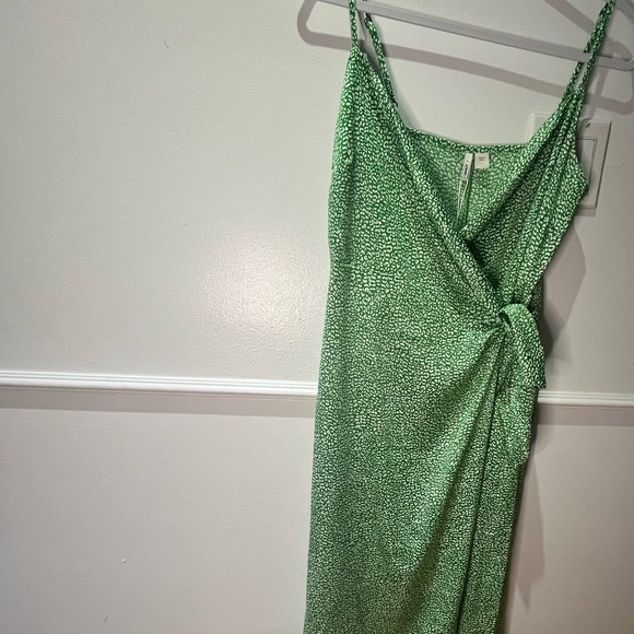 Side knot asymmetrical sleeveless maxi dress - Picture 6 of 8